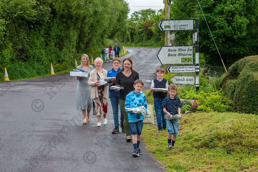 dan-re-3-copy 
 Caroline Uí Laocha with Naoise, Iarlaith and Kathleen and Caitriona Uí Loingsigh with Billy and Seánín at the 125-year anniversary celebration of the opening of Réidh na nDoirí National School, Renanirreem Co Cork. Picture Dan Linehan