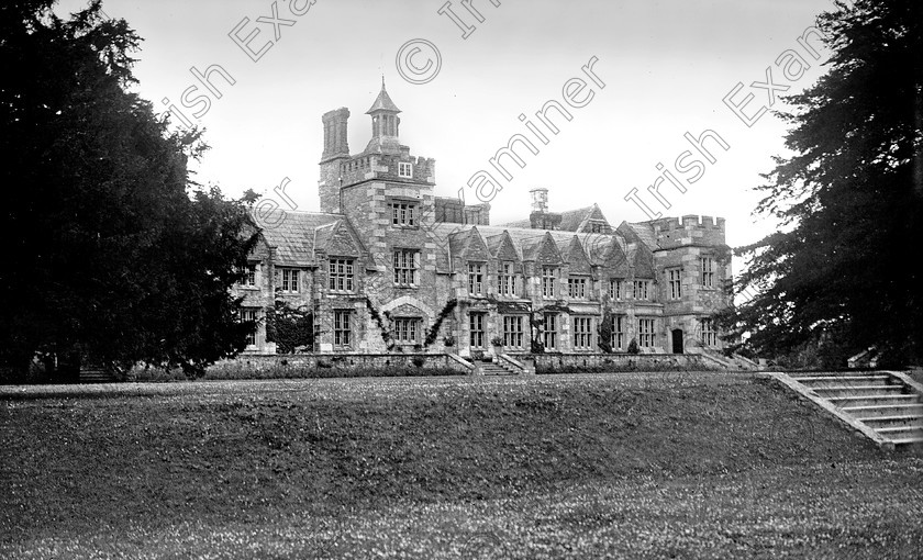 mallow5bwhires 
 Mallow Castle pictured in 1938 Ref. 148C old black and white