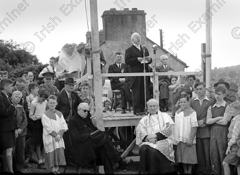837053 
 For 'READY FOR TARK'
Memorial to West Cork Republicans unveiled at Bandon by President Sean T. O'Kelly. Seated behind is Comdt. General Tom Barry. 02/08/1953 Ref. 169G Old black and white I.R.A. Irish War of Independence Third West Cork Brigade