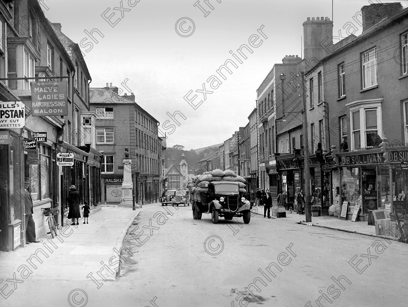 mallow6bwhires 
 For 'READY FOR TARK'
Main Street, Mallow, Co. Cork in September 1933 Ref. 79B Old black and white towns streets north cork