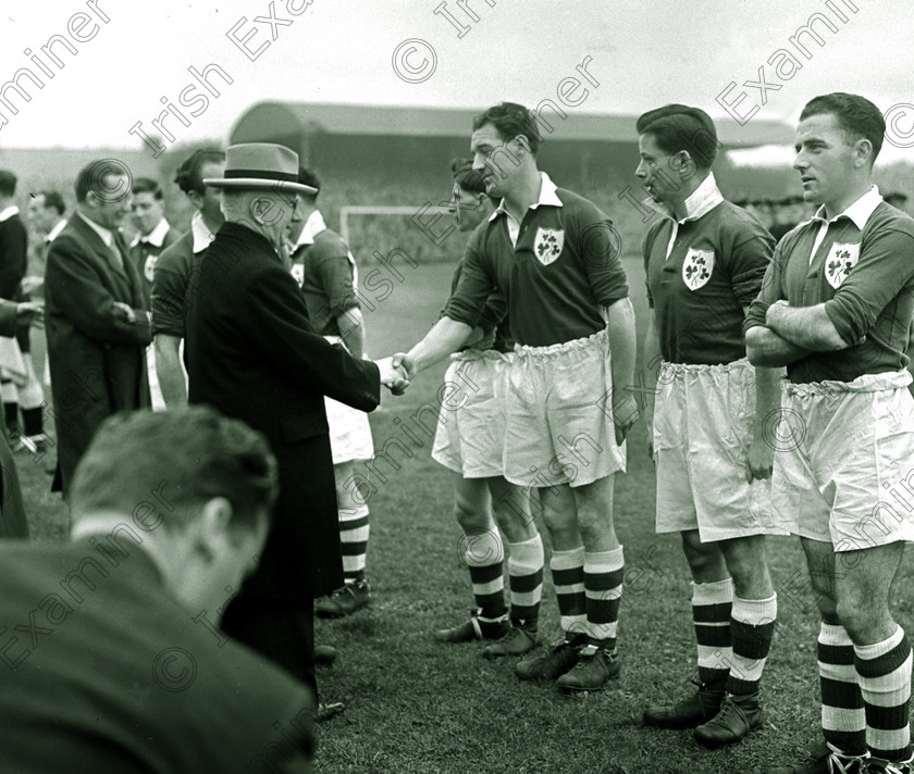 -1259824979 
 soccer - ireland v germany - international at dalymount park - 17/10/51 - ref. 231E