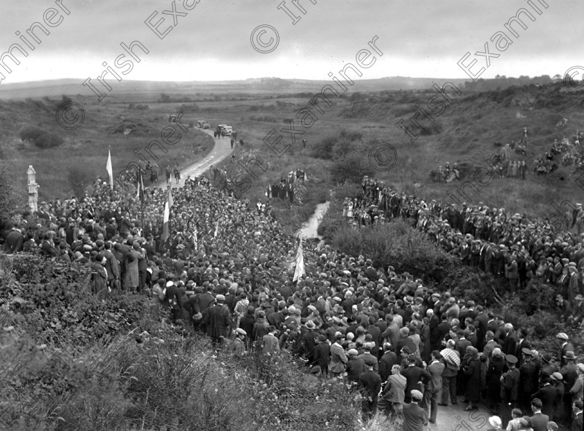 887818 
 For 'READY FOR TARK'
The annual commemeration at Beal na mBlath 18/08/1932 Ref. 963A Old black and white Michael Collins Irish civil war