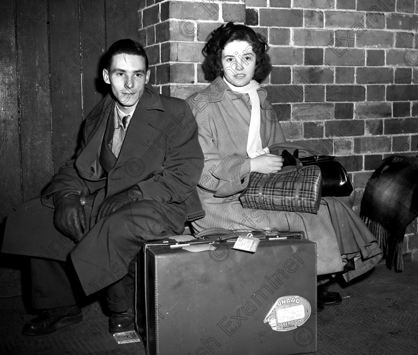 451282 451282 
 EMIGRANTS LEAVE ON LINER 'GEORGIC' FOR CANADA FROM COBH, CO. CORK 12/04/53 - REF. 5G

DOWN MEMORY LANE - BLACK AND WHITE