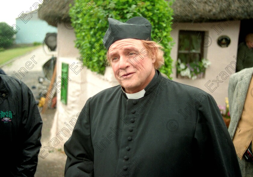 1108632 1108632 
 Divine Rapture film at Ballycotton, 11/7/95 1995 
Marlon Brando , John Hurt . ref no 629/048 629/48