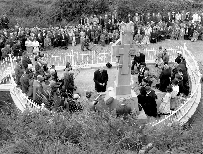 603996 
 Please archive -
Michael Collins commemeration ceremonies at Beal na Blath attended by General Sean McKeown 19/08/1956 Ref. 92J Old black and white War of Independence Irish Civil War monuments